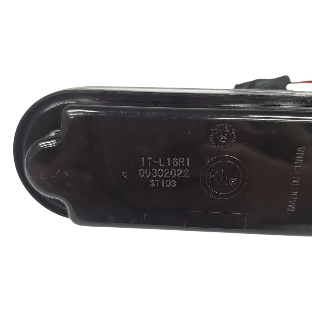 Kaper II 6-Inch Oval Red LED Light – 60 Diode, 3-Pin Plug Back, Grommet Mount (1T-L16RI)
