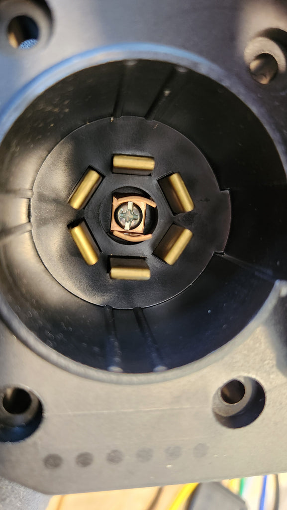 Truck 7 way +/4way trailer plug to use with standard 4 way plug to add brakes (F7K4)