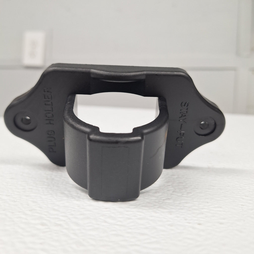 Brophy 7-Way Trailer Plug Holder with Mounting Screws (BKP7)