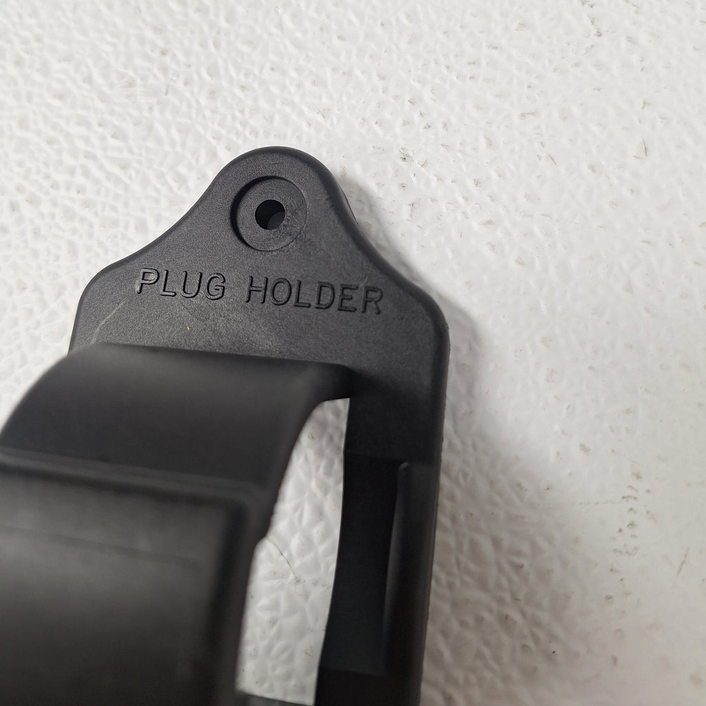 Brophy 7-Way Trailer Plug Holder with Mounting Screws (BKP7)