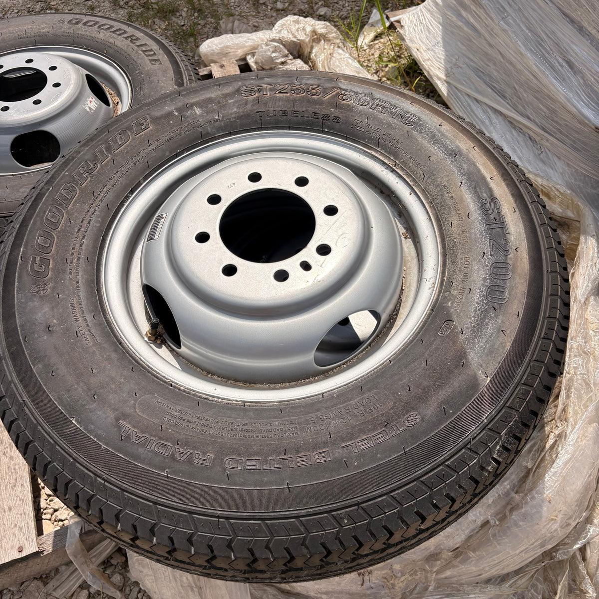 235/80R16 Load Range G Dually Trailer Tire & Wheel Assembly – 16x6 – 8 on 6.5 – Silver – 4.75–4.77 Pilot