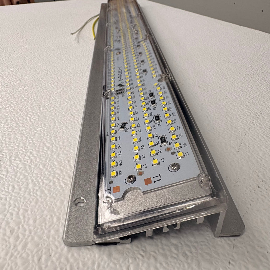 Jammy 24" Angled LED Scene Lamp with Aluminum Base - 12V Only (J-13724-A)