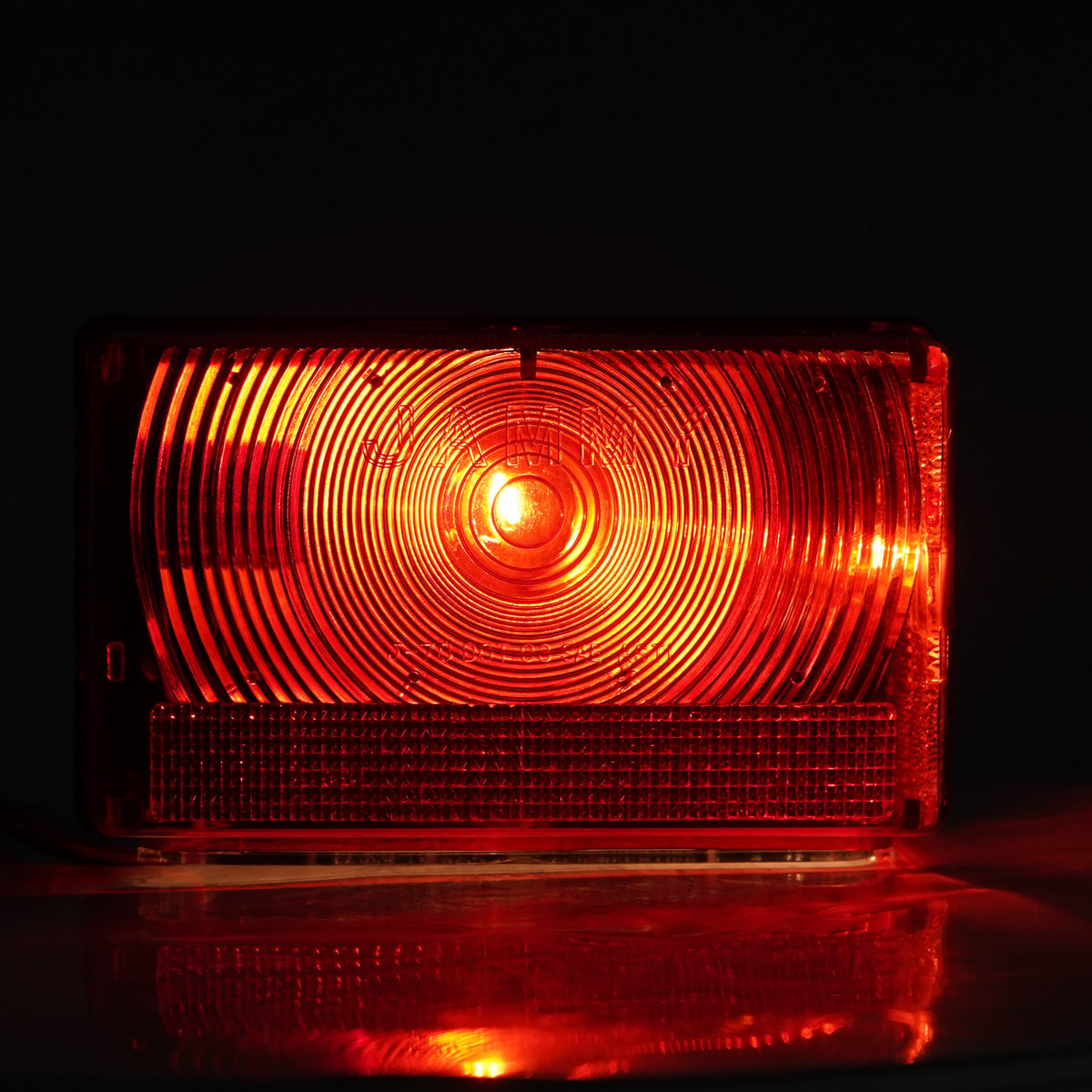 Jammy Red Rectangular Trailer Light - Right Side (J-70)
