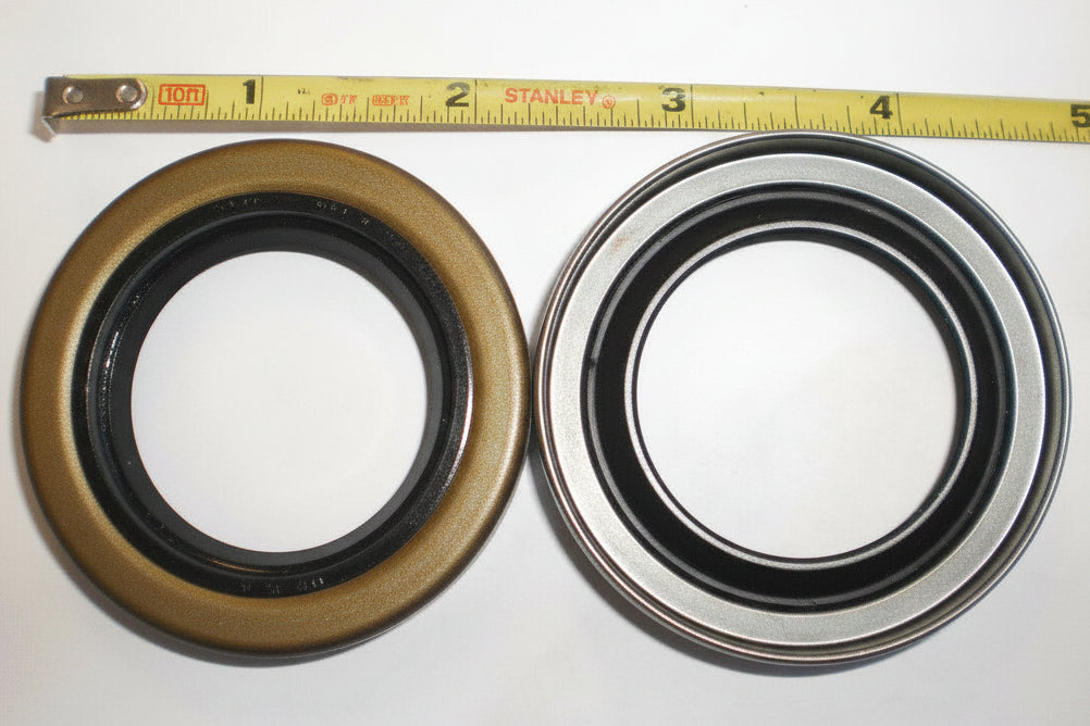 Double Lip Boat Trailer Grease Seal Kit — 1.50" ID x 2.33" OD — Pair (07024U-LOTOF2)
