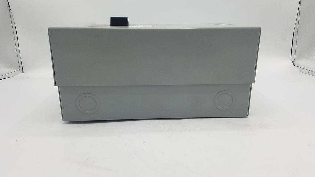 Siemens Electric Starter 120/220 to 240 VAC 3 to 12 Amp 5 Hp 3-Phase 3-Pole Size 0 Non-Reversing NEMA Motor Starter (14CUC32BA)