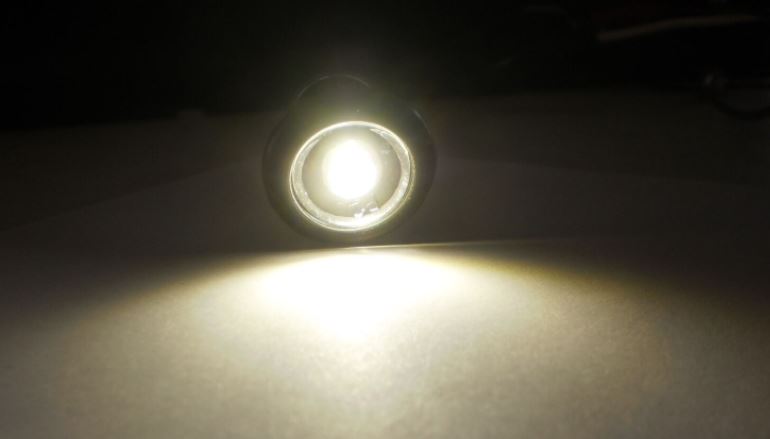 TecNiq 3/4 Mini White Clear LED Light Hot Spot Truck Trailer Jeep USA (S33-WC00-1)