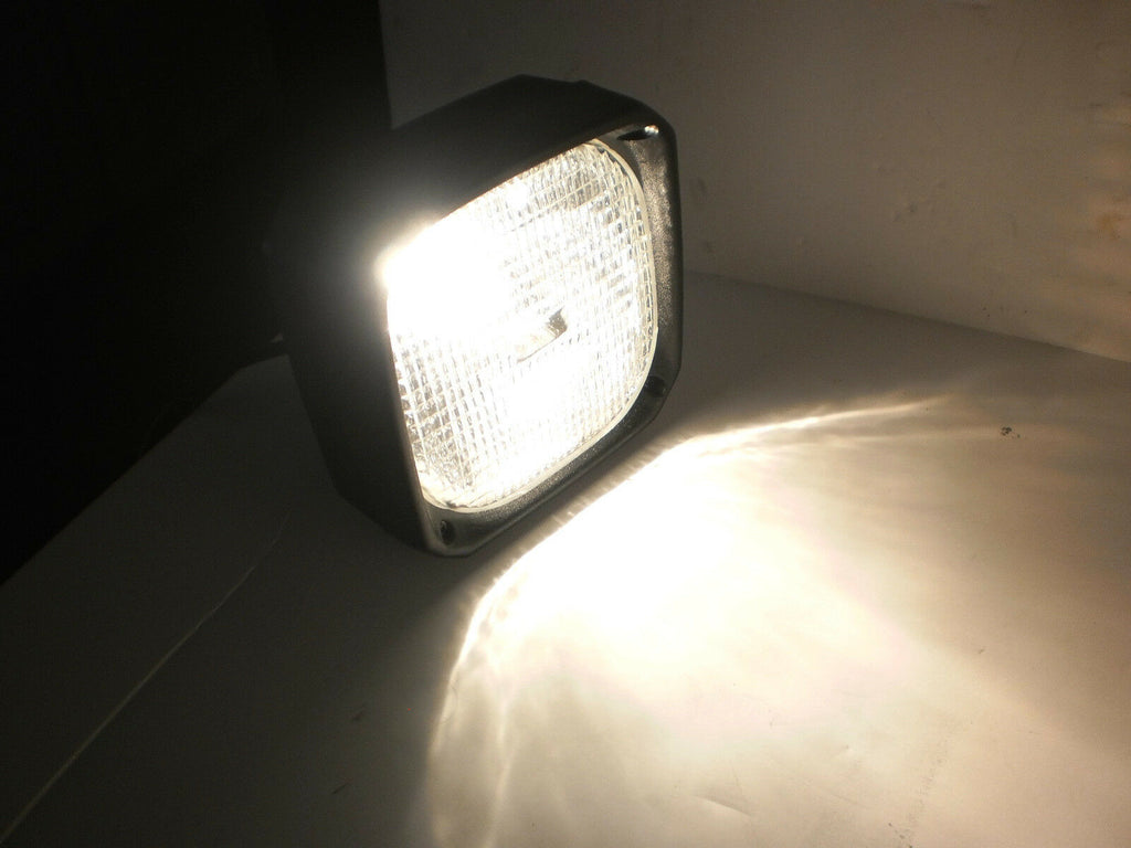 Flood light 5.5"x5.5" 12volt 55 watt halogen rubber 670 (J-14670)