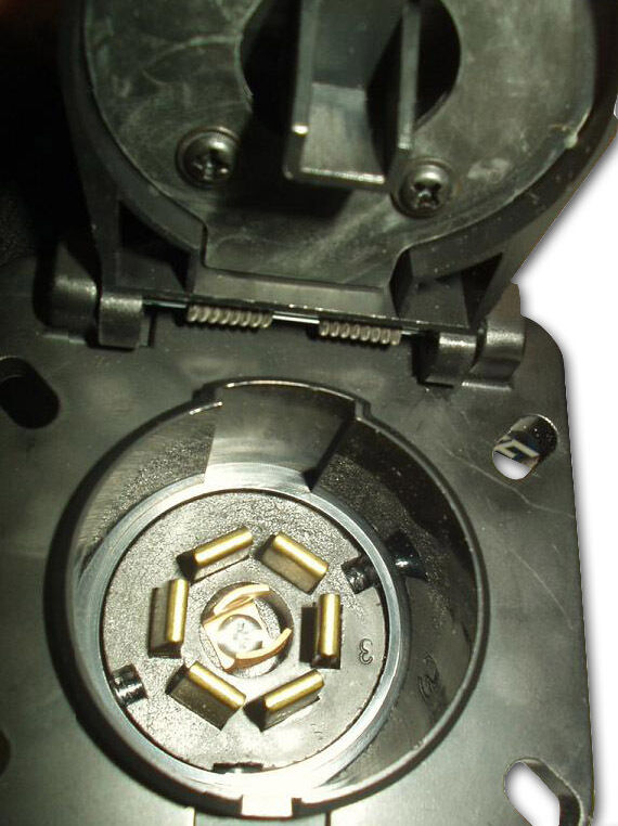 7 way trailer truck plug, rubber gasket & bumper mount (F7DC)