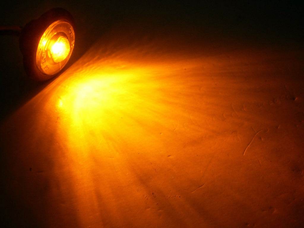 1" Round Amber Clear Innovative Saucer Marker Clearance Hot Spot Bullet Trailer  (216-1500-1)