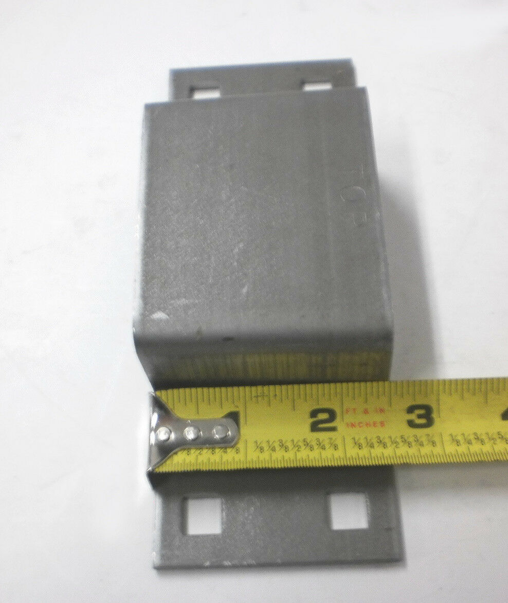 1 - Bolt On Stake Pocket Tapered Trailer Truck 12 Gauge Board Holder (BS-1)